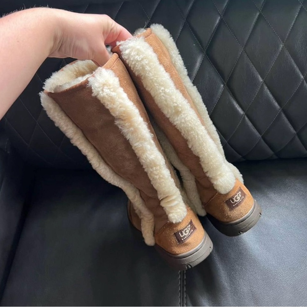 Size 8 women’s Ugg boots